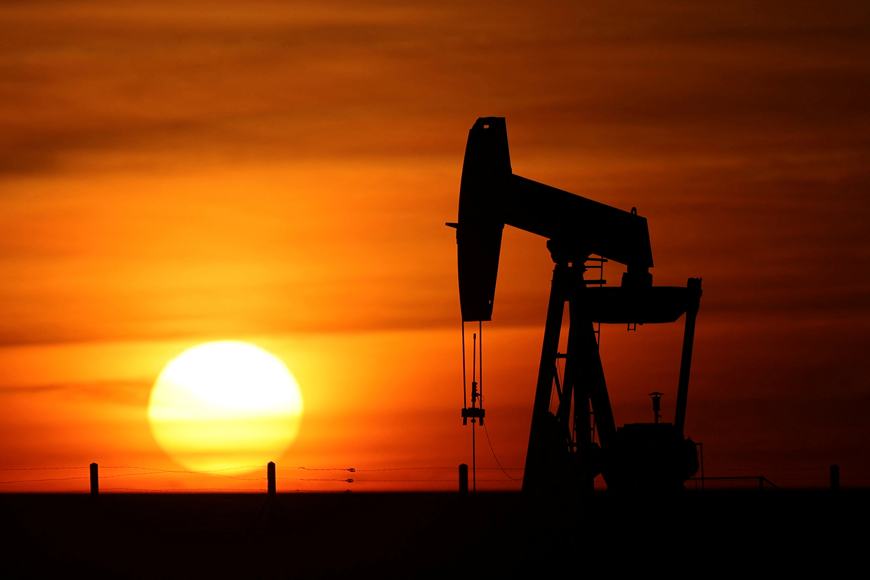 Oil prices settled mixed on Monday, retreating as investors cashed in on a jump to a seven-week high on optimism about a possible recovery in demand of top oil importer China as the economy recovers this year from pandemic lockdowns. Brent crude settled 48 cents higher at $88.11 a barrel. The session high was $89.09 a barrel, the highest since December 1. US West Texas Intermediate (WTI) crude settled at $81.66 a barrel. (REUTERS)