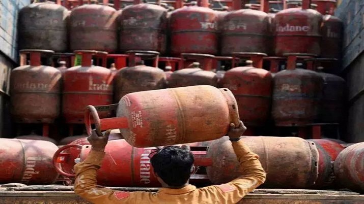 LPG Cylinder New Rules: Subscribers need to share OTP for LPG gas cylinder home delivery from Nov 1