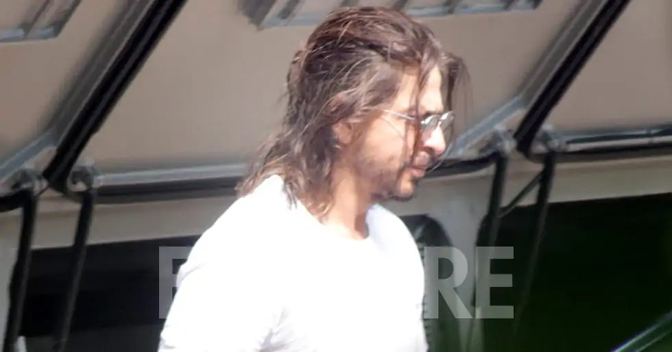 Photos: Shah Rukh Khan snapped post the shooting of Pathan