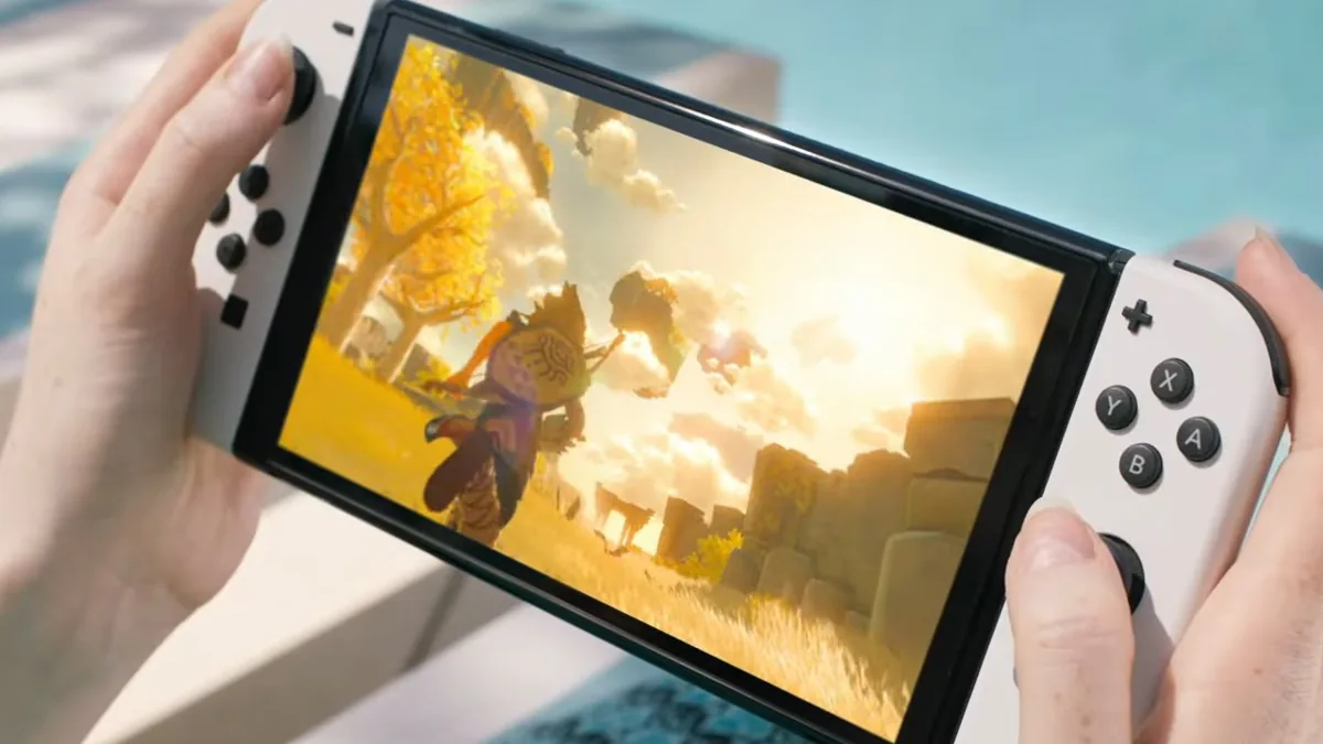New Nintendo Switch: The New OLED Screen vs. LCD, And Why It Matters