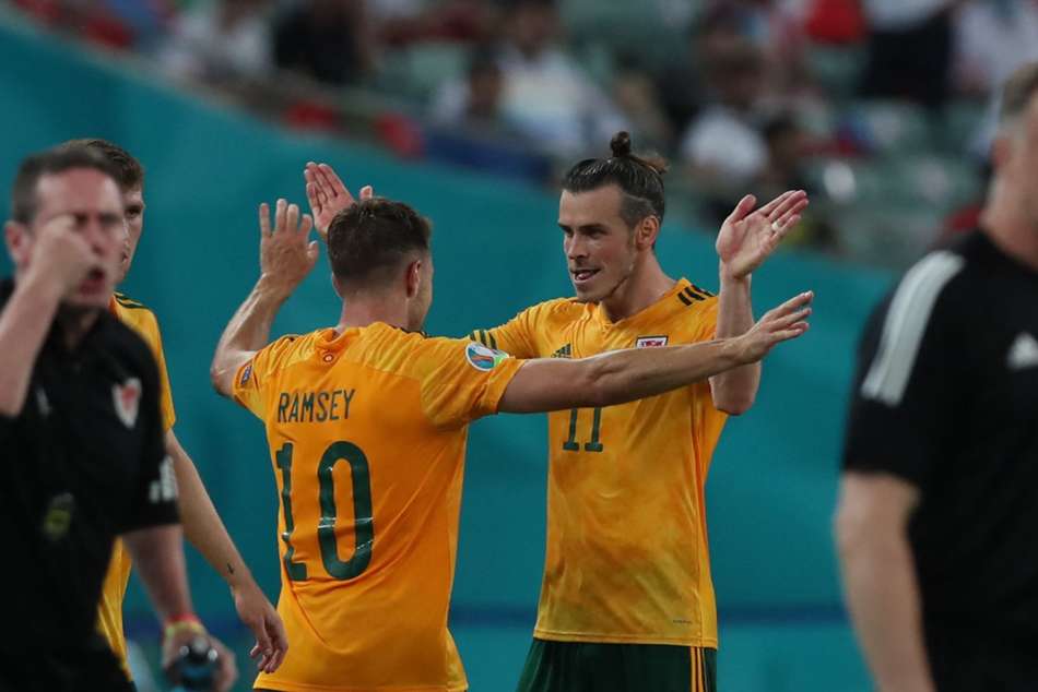 Maybe I'll get back on them now! – Ramsey takes friendly swipe at Bale after penalty miss