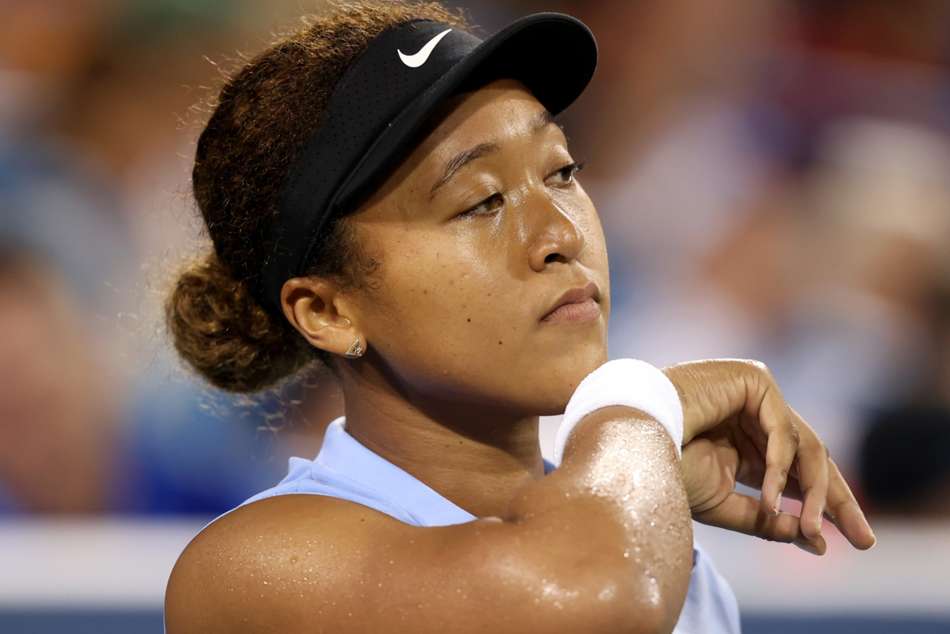Injured Naomi Osaka withdraws from Melbourne Summer Set 1 as Halep reaches final