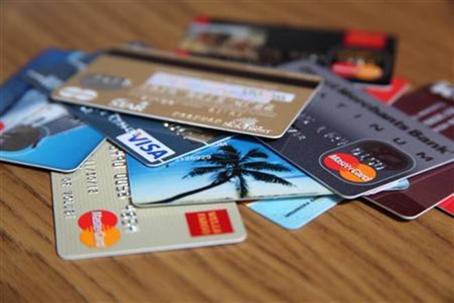 RBI hikes limit for contactless card transaction to Rs 5,000 from Rs 2,000