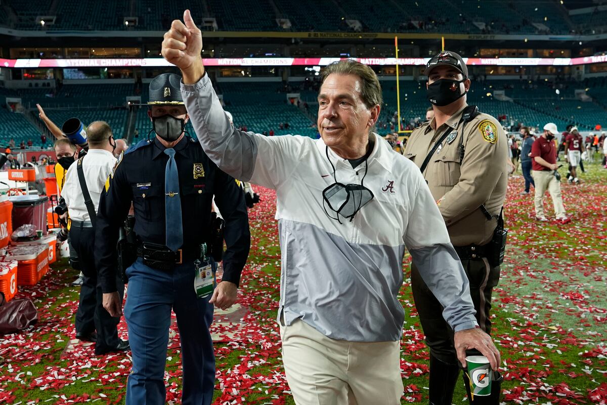Video: Watch Alabama Unveil 2021 College Football Playoff Championship Rings