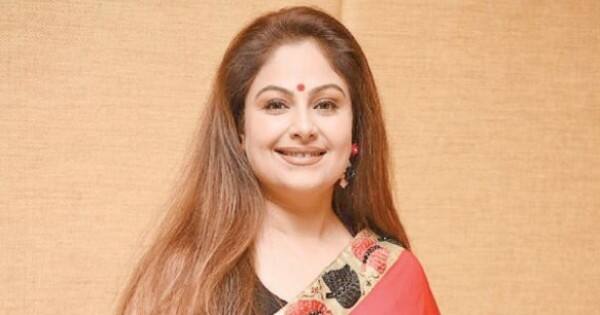 Ayesha Jhulka REVEALS she rejected Prem Qaidi because she was required to wear a bikini | Bollywood Life