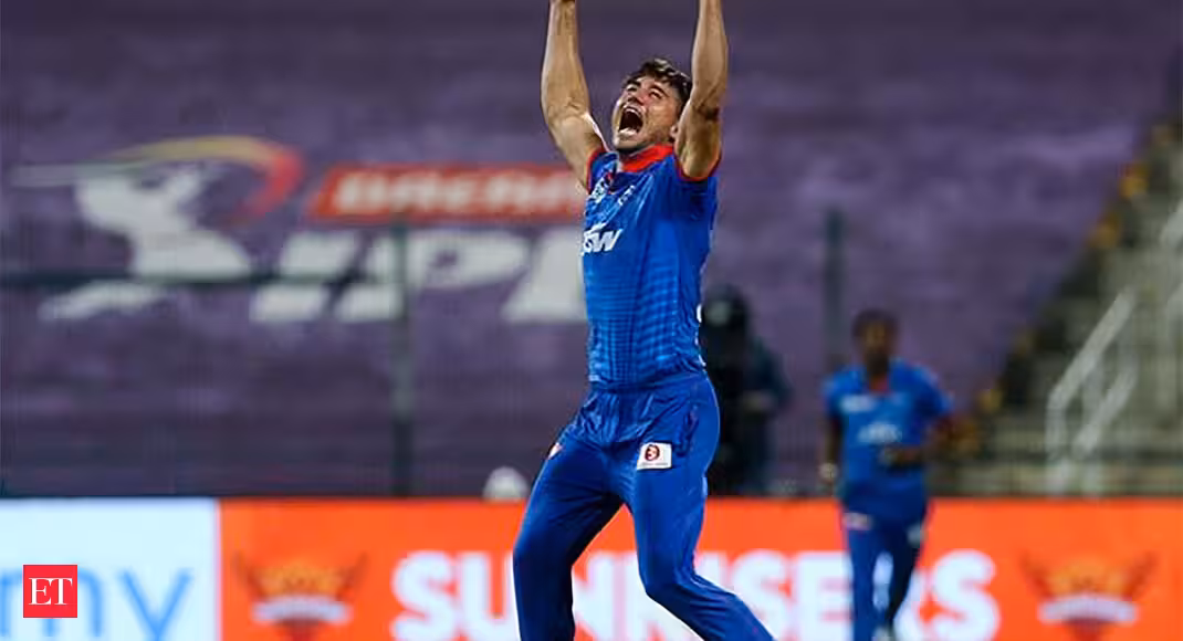 Delhi Capitals beats Sunrisers Hyderabad by 17 runs to reach their maiden IPL final