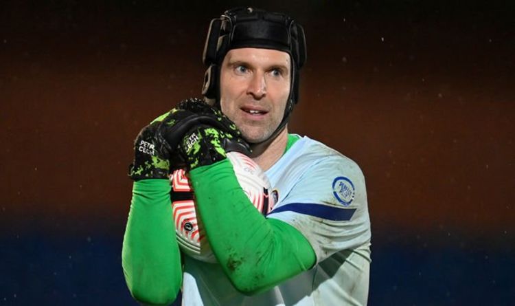 Petr Cech makes embarrassing gaffe on Chelsea return against Tottenham development side