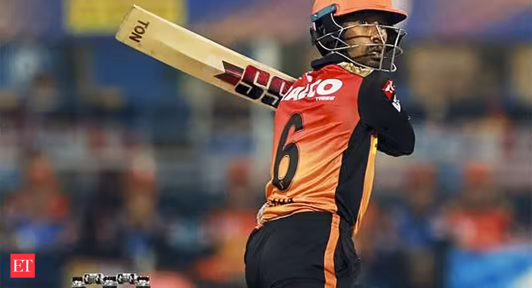 Wriddhiman Saha has hamstring tear, confirms SRH captain Warner; all eyes on BCCI