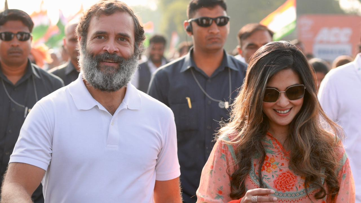 After Pooja Bhatt, Riya Sen takes part in Rahul Gandhi's Bharat Jodo Yatra, see pics