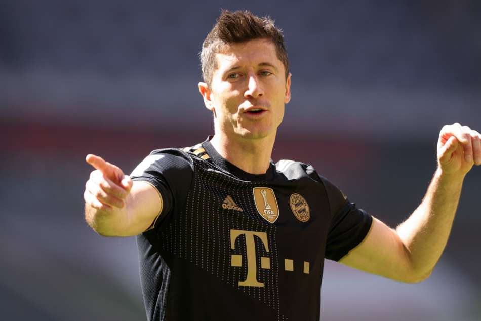 Rumour Has It: Chelsea eye Lewandowski, United close in on Varane