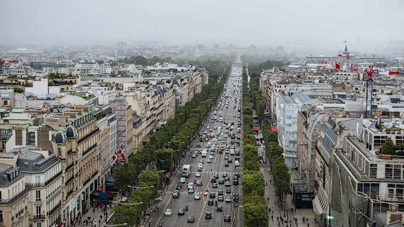 France resists EU plan banning internal combustion sales by 2035