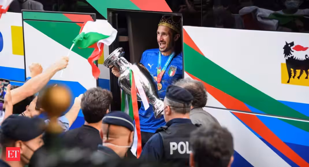 Triumphant Italy return to Rome after Euro 2020 victory