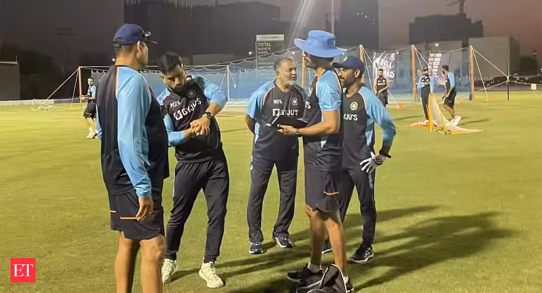 Full house at eateries, theatres for India-Pakistan match