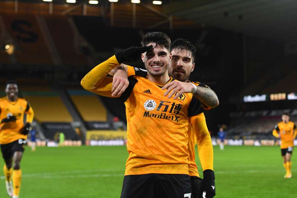 Wolves 2-1 Chelsea: Last-gasp Neto strike downs Blues