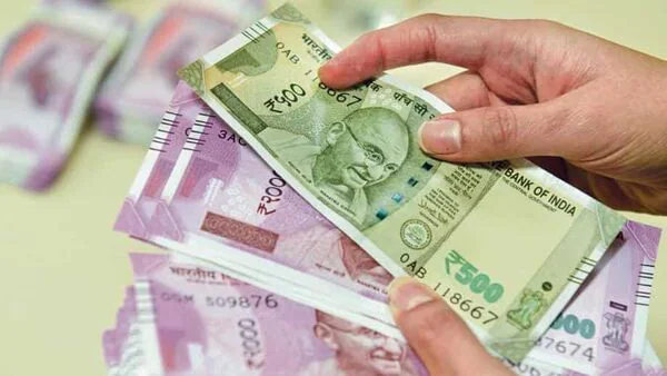 SBI vs Post Office Fixed Deposit: Where to invest?