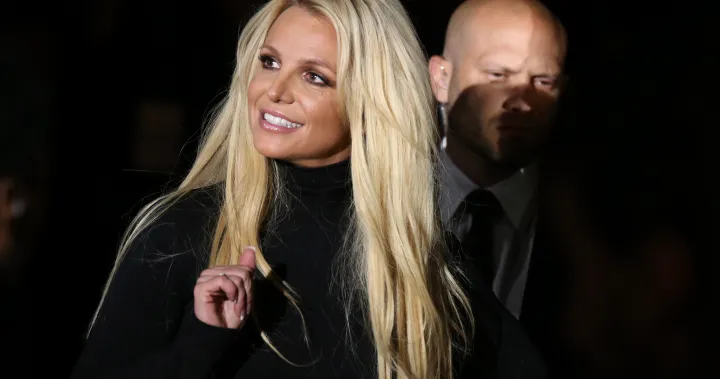 Britney Spears ‘on cloud nine’ after conservatorship ruling - National | Globalnews.ca