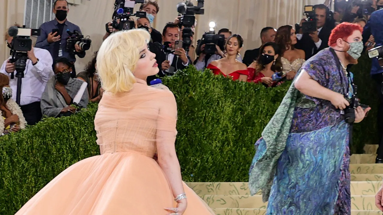 Meet the Met Photographer Whose Colorful Dress Went Unexpectedly Viral