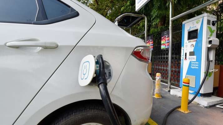 Petrol Pumps, CNG Stations will be able to have EV Charging Stations at lesser license fee in Delhi