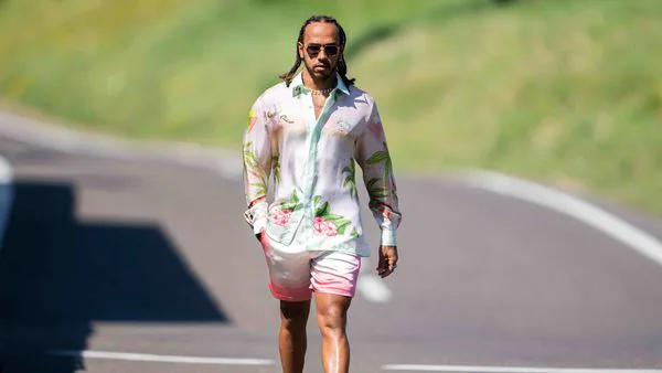F1 champion Lewis Hamilton extends contract with 'incredible' Mercedes to 2023