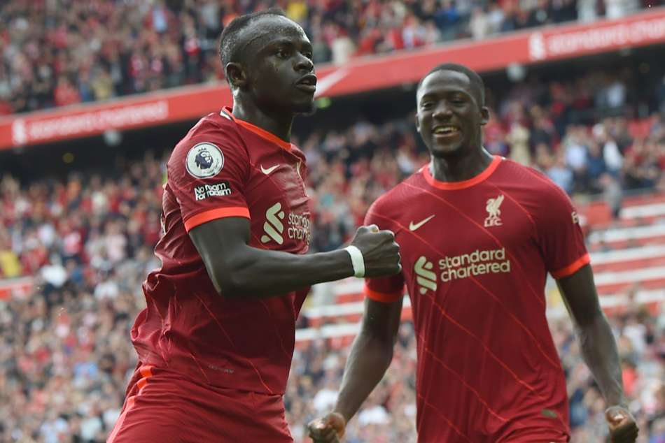 Liverpool 3-0 Crystal Palace: Mane and Salah help send Reds top