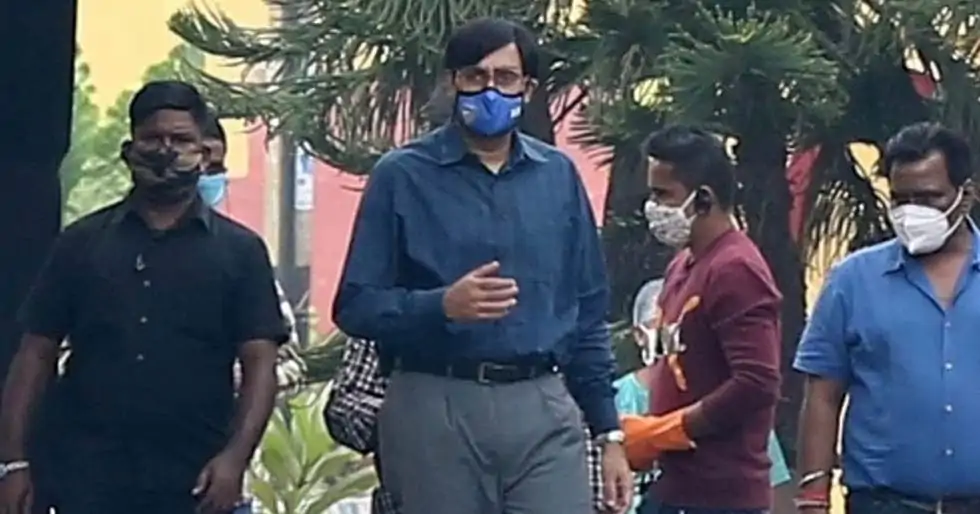 Abhishek Bachchan’s picture from the sets of Bob Biswas take over the internet