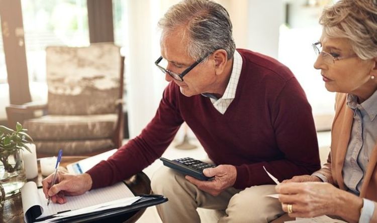 Pension: Britons urged to choose pensions over savings due to poor interest rates
