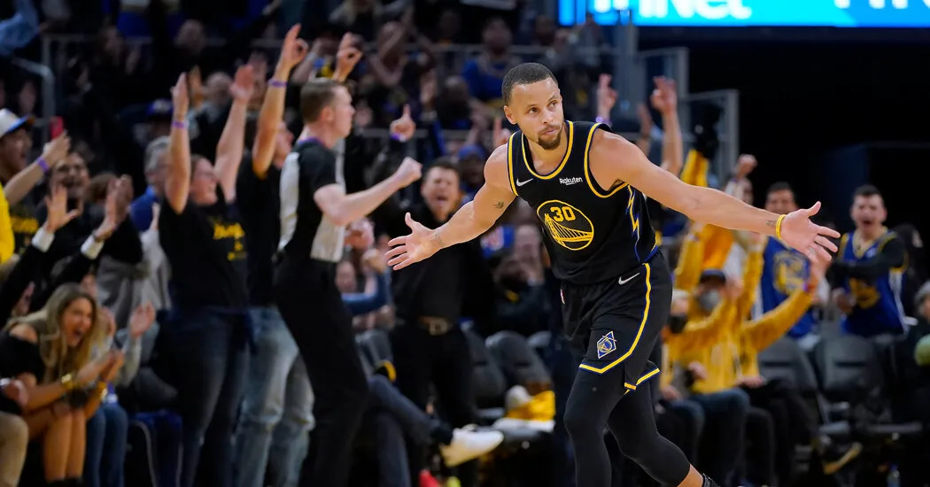 Stephen Curry Returns, and Golden State Is Getting Playoff Wins Again