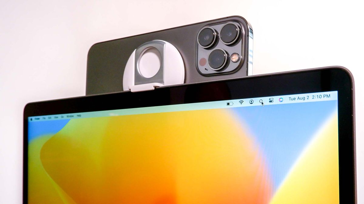 I just tried the coolest new MacBook feature in years — your iPhone is the webcam