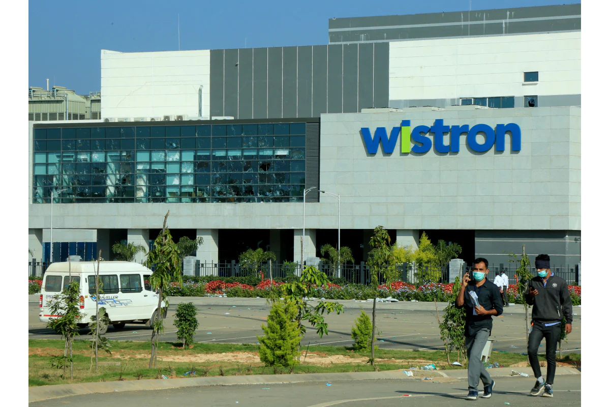 Apple Supplier Wistron's 'Labour Violations': 12-Hour Shifts, No Overtime
