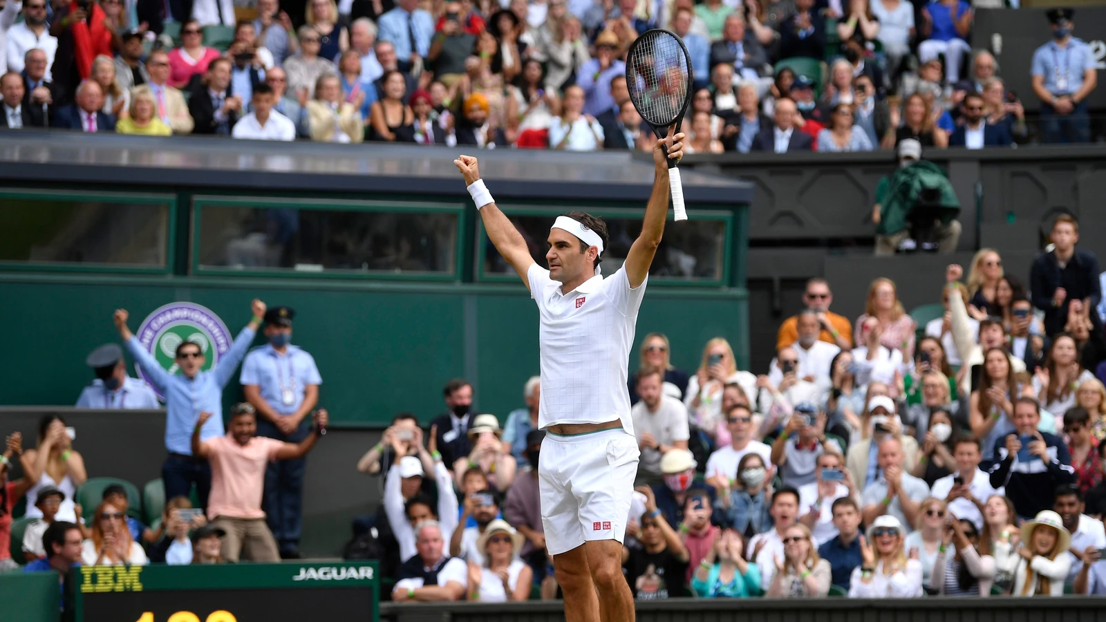 Wimbledon: Roger Federer beats Norrie to enter fourth round