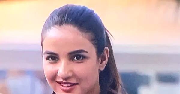 Trending Entertainment News Today — Jasmin Bhasin reportedly tested for COVID-19 after Aly Goni's exit; Diljit