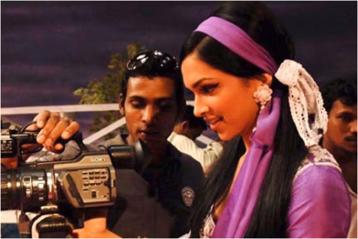 Deepika Padukone Completes 13 Years in Film Industry, Shares Throwback Pics from 'Om Shanti Om' Set