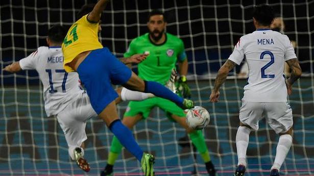 Brazil hangs on against Chile