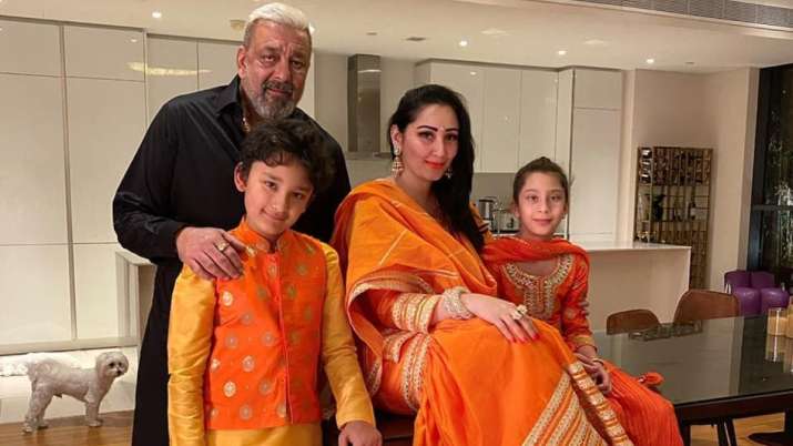 Here's what Sanjay Dutt did on 'Torbaaz' sets