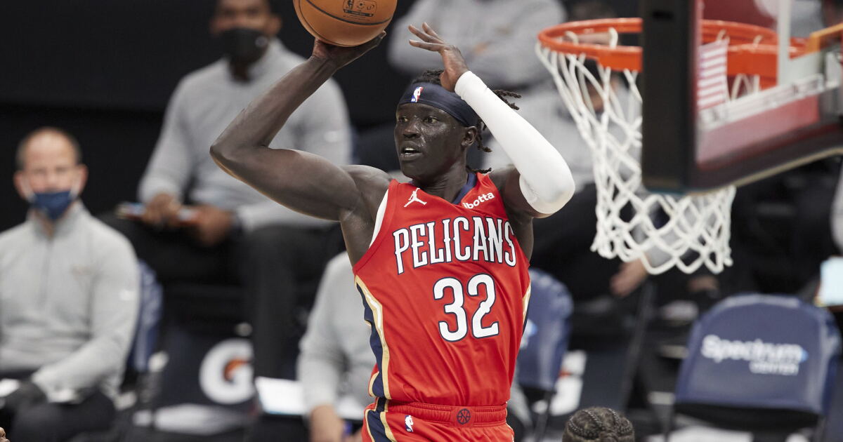 Missing centers, Clippers intend to sign Wenyen Gabriel