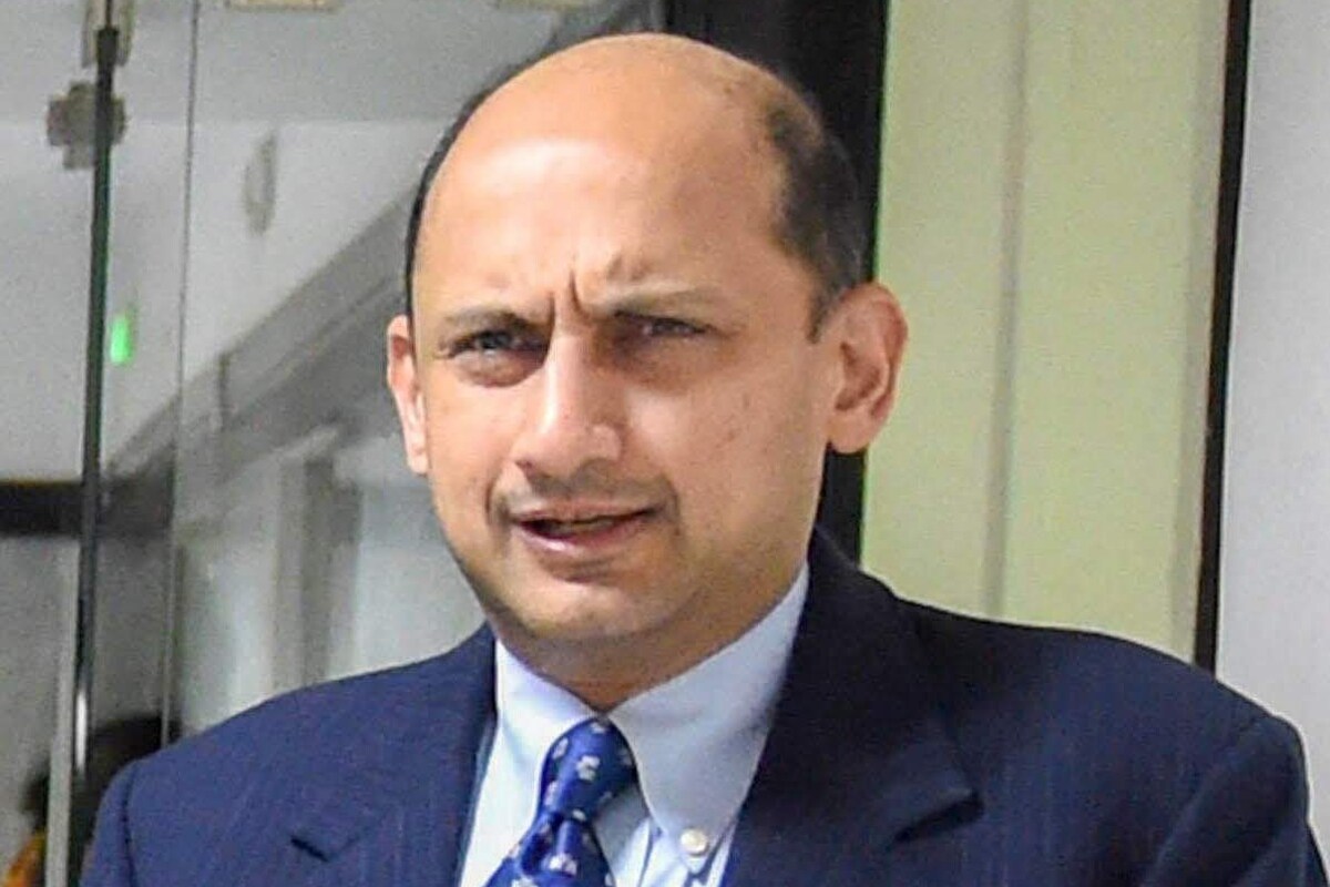Blaming Urjit Patel and Raghuram Rajan's Clean-up Efforts for Current Slowdown a 'Tragedy': Ex-RBI DG Viral Ac