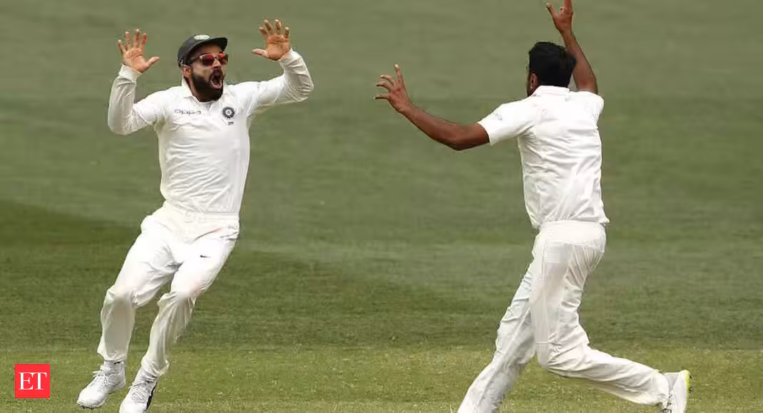 India leads Australia by 62 after taking lead in 1st test