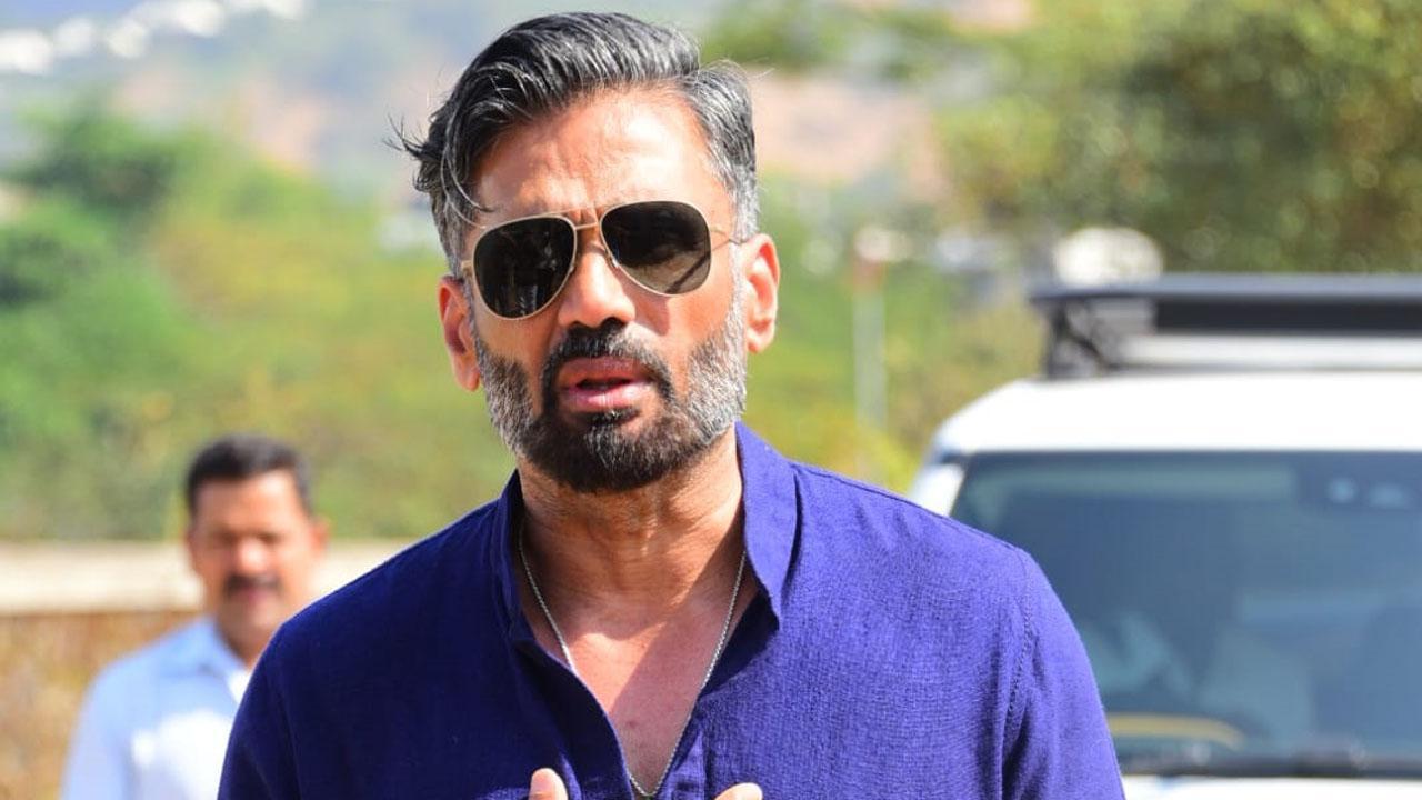 Athiya Shetty and KL Rahul wedding: Suniel Shetty greets paparazzi, assures pics