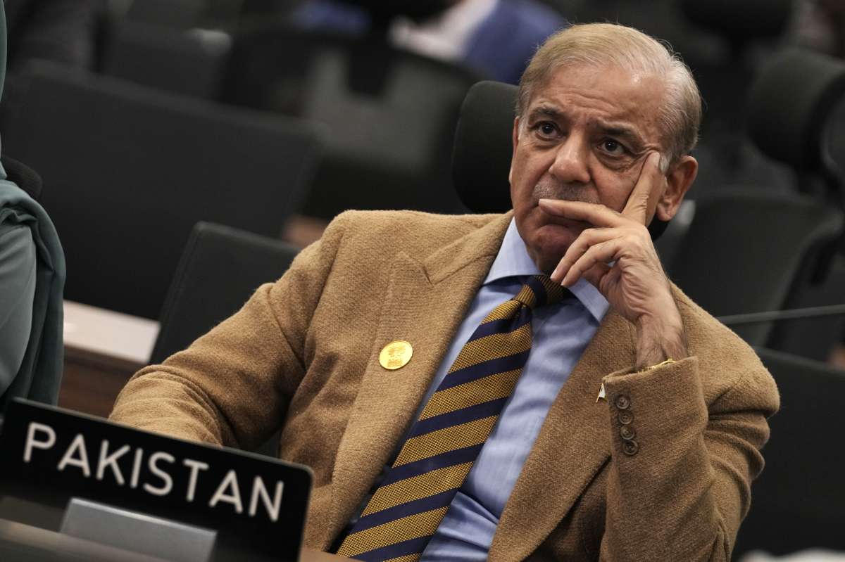 Pakistan: Sharif govt mulling over 10% cut in govt employees' salary amid economic turbulence