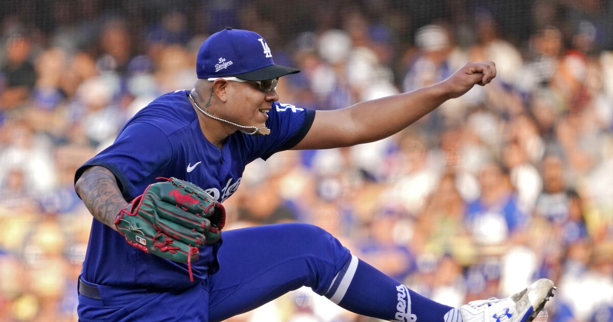 Julio Urías thrives and three stars homer as Dodgers top Giants for seventh win in row