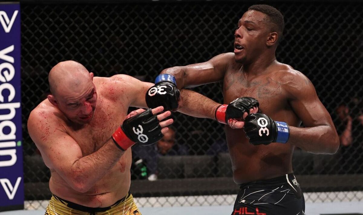 Teixeira and Hill taken to hospital after bloody UFC 283 title fight
