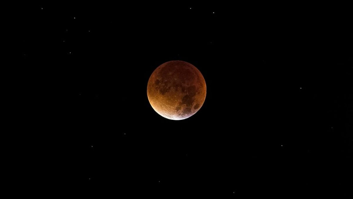 There Is A Total Lunar Eclipse This Weekend: Here's How to Watch It