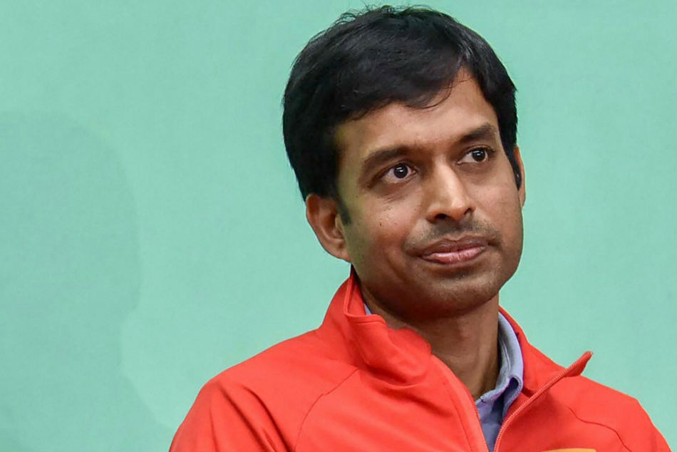 Pullela Gopichand won't travel with Indian team to Olympics, gives available space to Santosa
