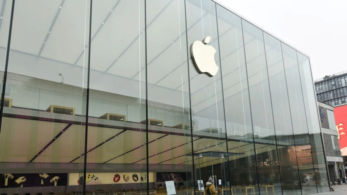 Apple Warned by EU Chief Against Using Privacy, Security to Limit Competition