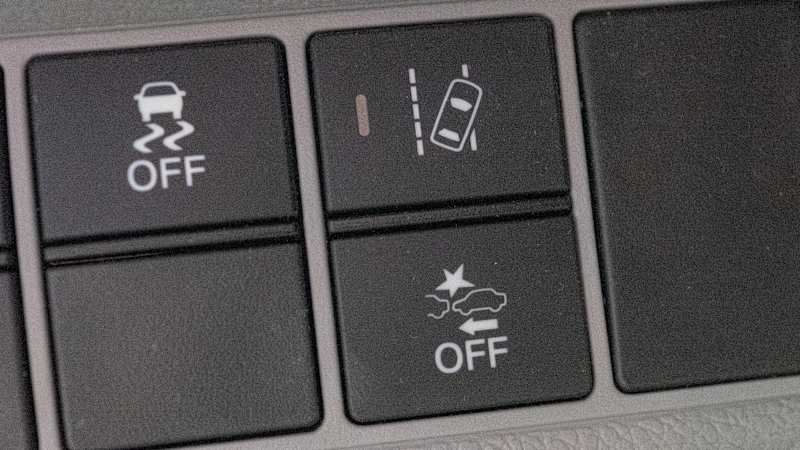 Lane Keeping Assist and Lane Departure Warning: How they work and what's the difference