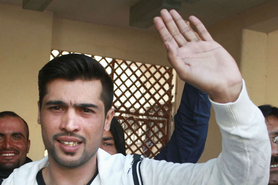 Mohammad Amir retires from cricket; Pakistan pacer alleges "mental torturing"