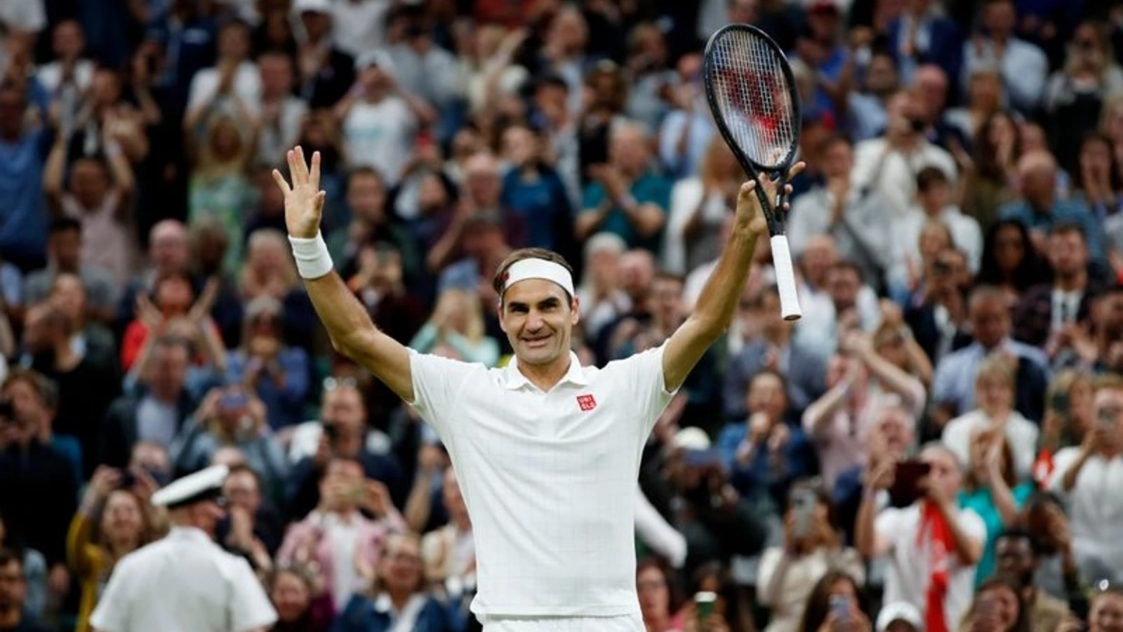 Wimbledon 2021: Roger Federer defeats Italy's Sonego to reach quarter-finals