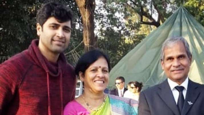 Major actor Adivi Sesh wishes Sandeep Unnikrishnan's mother on her birthday: You and Uncle have me for life