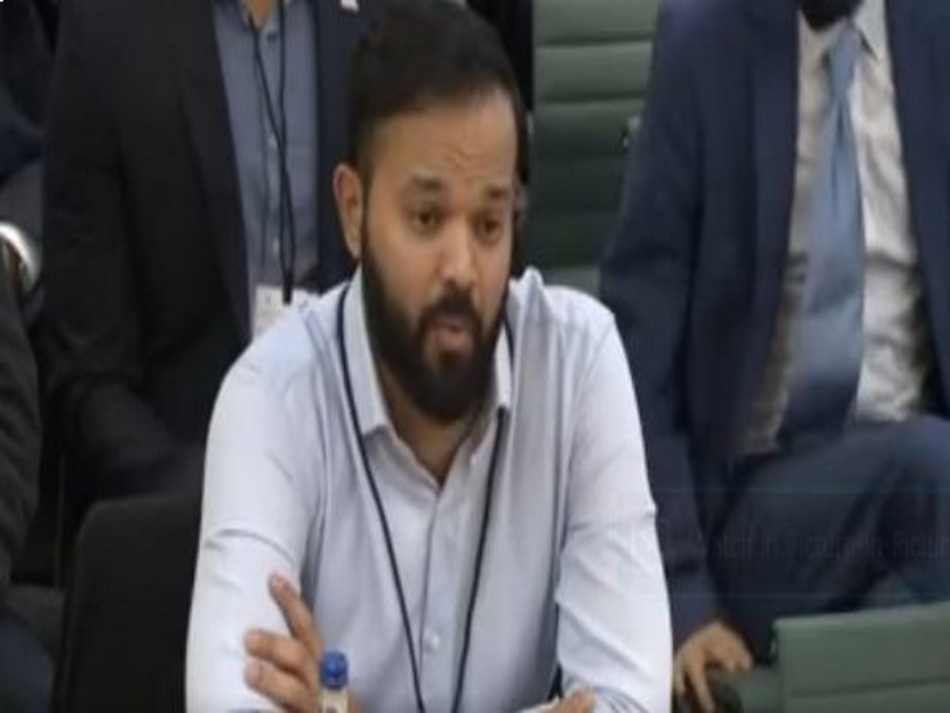 Azeem Rafiq accused of sending "vulgar" messages to teenage girl six years ago