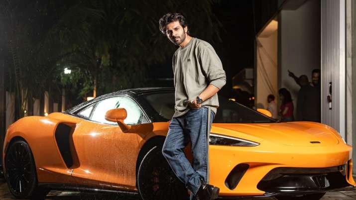 Kartik Aaryan gets swanky McLaren as gift from THIS producer; becomes India's first proud owner